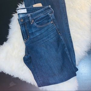 Abercrombie & Fitch • The A&F Skinny Boot Jeans